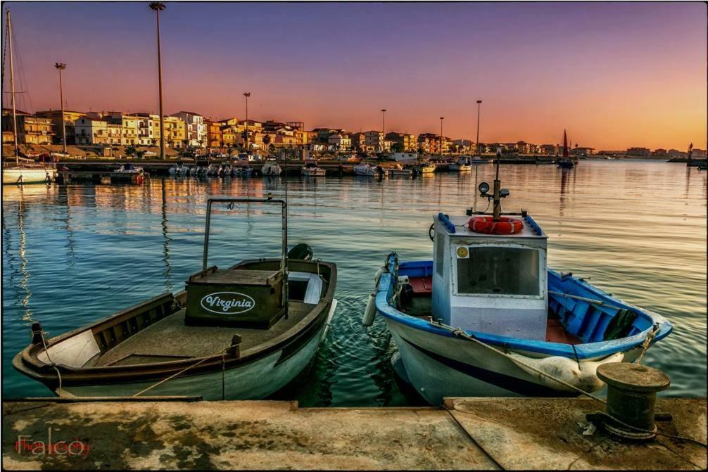 Climatizzato In Centro A 100M Dal Mare Ciro Marina Exterior photo
